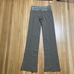 Lululemon Groove pant size 6